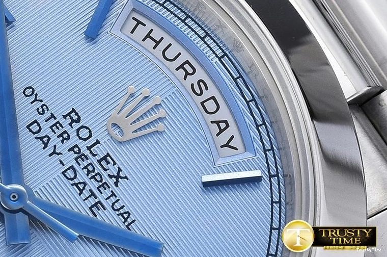 1227 RDD0203 – DayDate 40mm EasyMatch 669